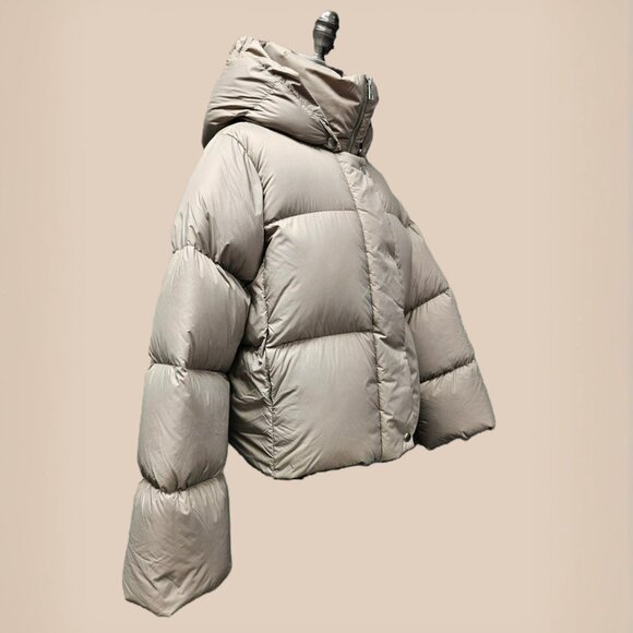 Banana Republic Recycled Down Filled Bomber Jacket - Picture 4 of 4